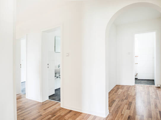 Neu sanierte, vermietete 5-Zimmer-Wohnung auf 2 Ebenen mit Balkon, Garage und Gartenanteil