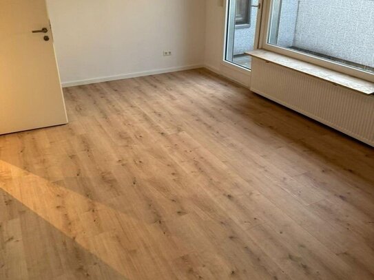 Komplettrenovierte 3-Zimmer-DG-Wohnung mit Balkon in SHA - Hessental