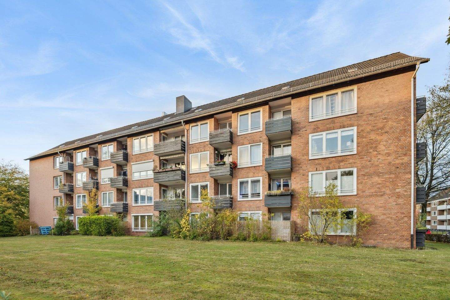 Attraktive vermietete 1,5-Zimmer-Wohnung mit Balkon und Parkplatz