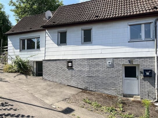 *Handwerkertraum mit Naturblick* Charmantes Einfamilienhaus in ruhiger Höhenlage