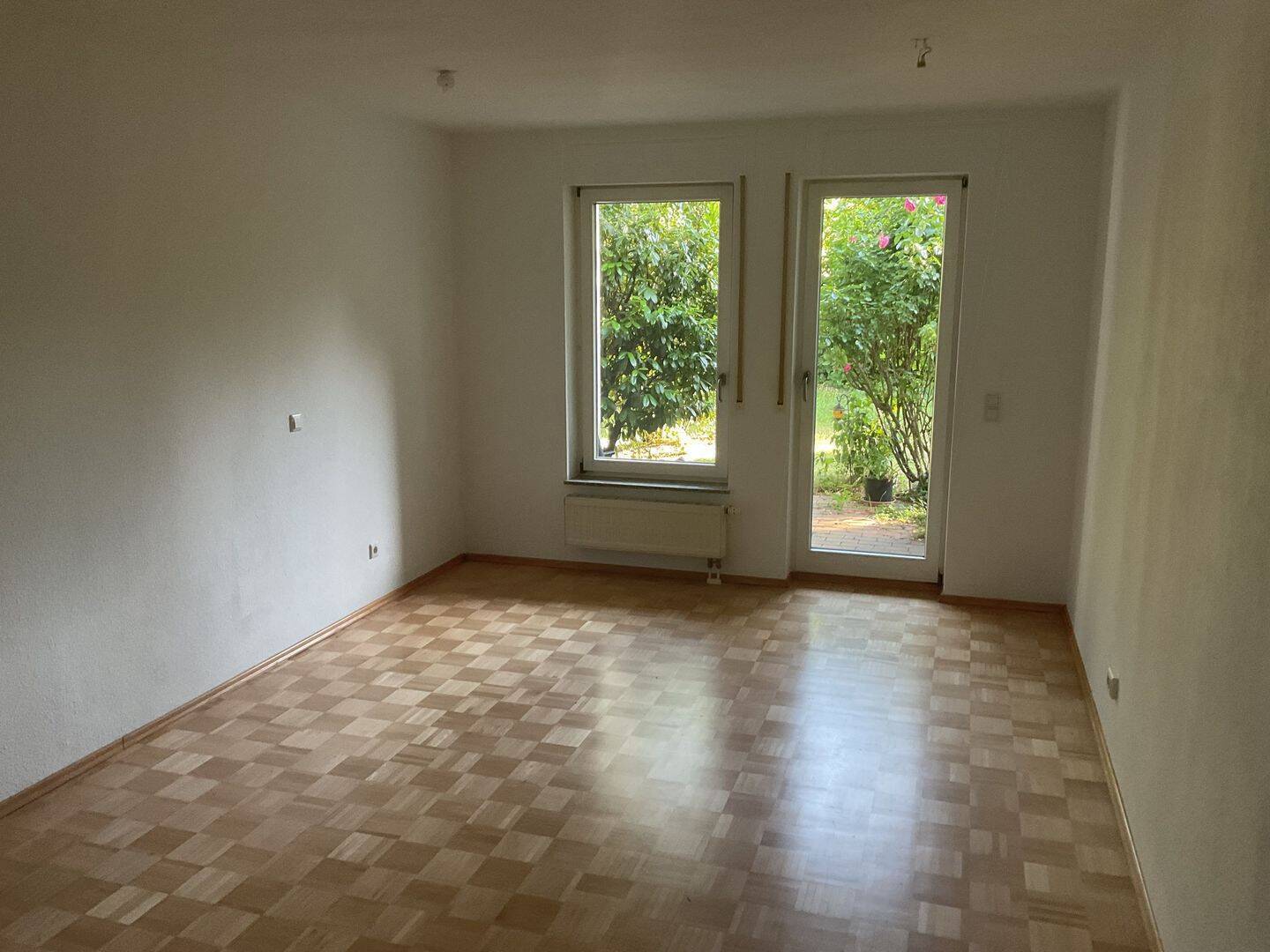 Sehr schöne 2-Zimmer-Wohnung mit Parkett im Erdgeschoss - Photo 1