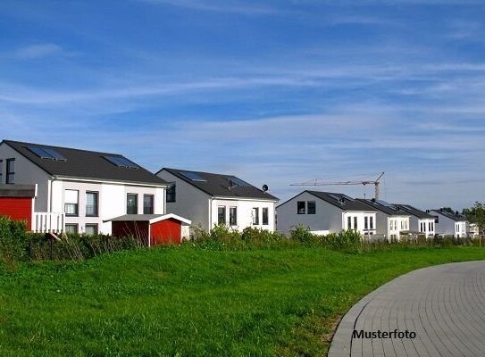 10/12 Anteil - Freistehendes Mehrfamilienhaus