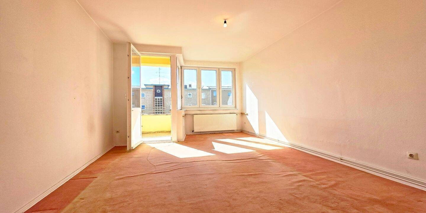 Freie 1,5-Zimmer-Wohnung mit Süd-Balkon und Lift im Winterfeldtkiez!