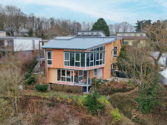 Besonderes Architektenhaus mit Fernblick in TBB direkt!