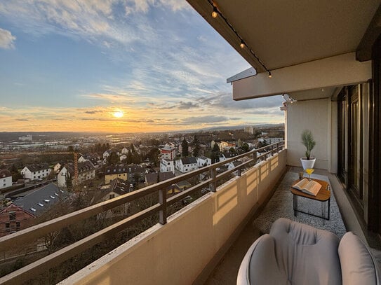 Wiesbaden: Gemütliche 2-Zimmer-Wohnung mit Aufzug und Loggia mit Blick auf den Sternenhimmel!