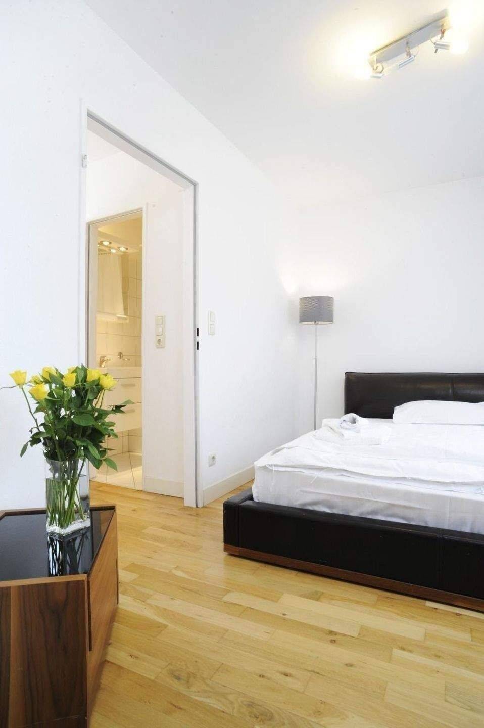                                                               2 Zimmer Apartment ohne Kaution, m&ouml;bliert                                                       in Rödelheim (Frankfurt am Main)