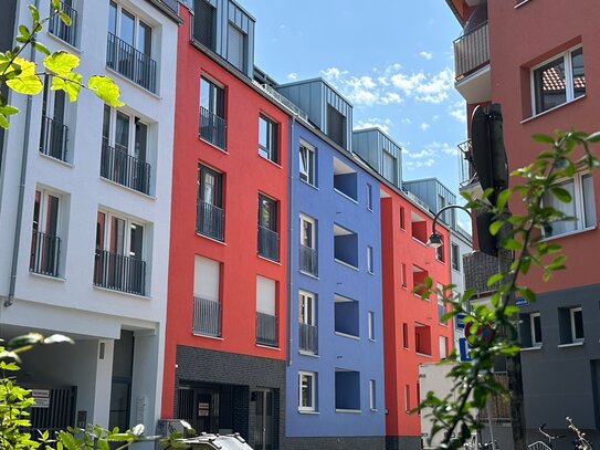 Bezugsfertige 2-Zimmer-Wohnung mit Loggia in ruhiger Lage nähe Barbarossaplatz