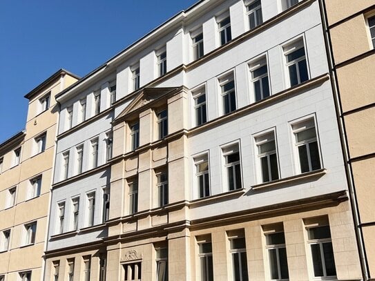 Außen Gründerzeit & Innen Neubau I Tageslichtbad mit Fenster I Einbauküche I Reudnitz I keine WG´s