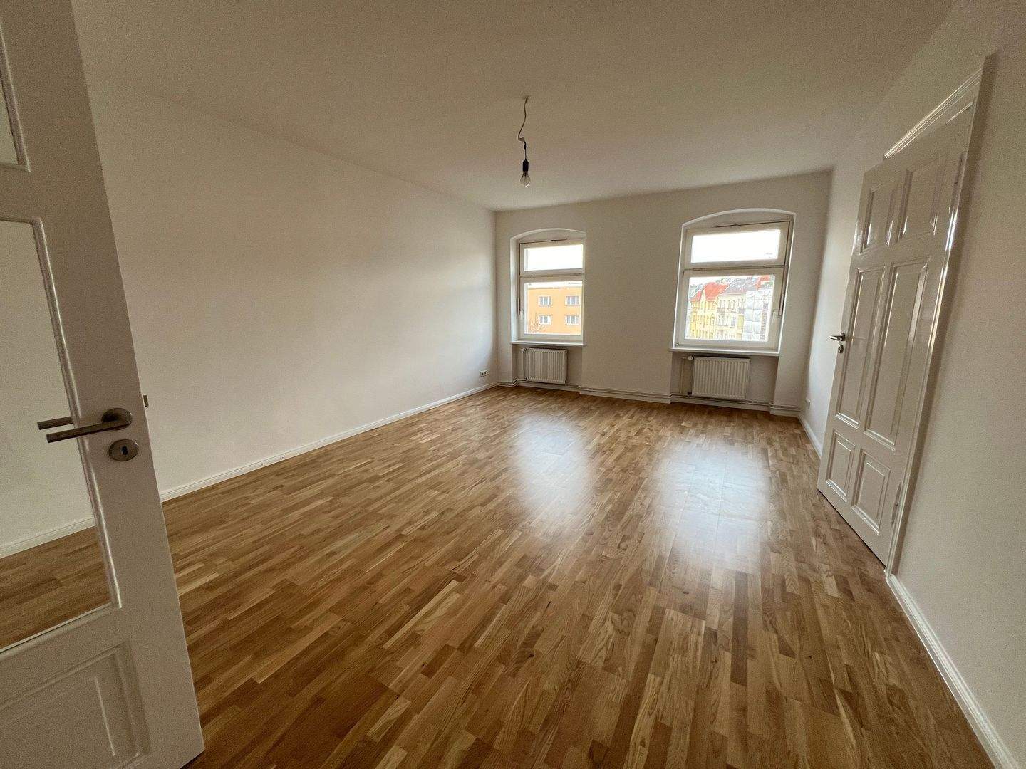 4-Zimmerwohnung auf der Schönhauser Allee zur teilgewerblichen Nutzung! - Foto 1