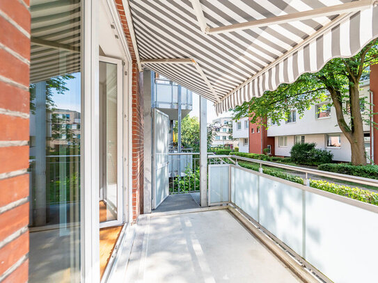 Modernisierte Wohnung mit Balkon und kleiner Terrasse nahe Alsterlauf!