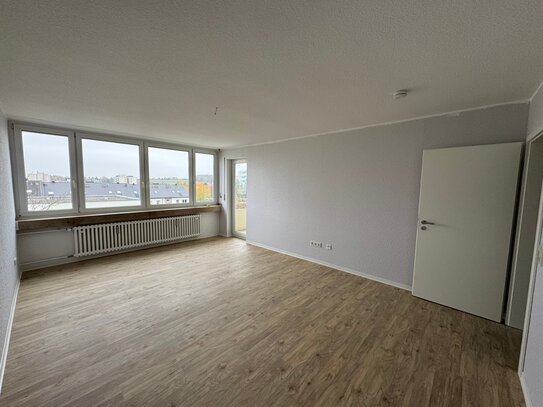 Helle renovierte 4 Zimmer Wohnung