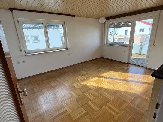 Zentral gelegenes, freistehendes Mehrfamilienhaus mit drei Wohneinheiten in Crailsheim