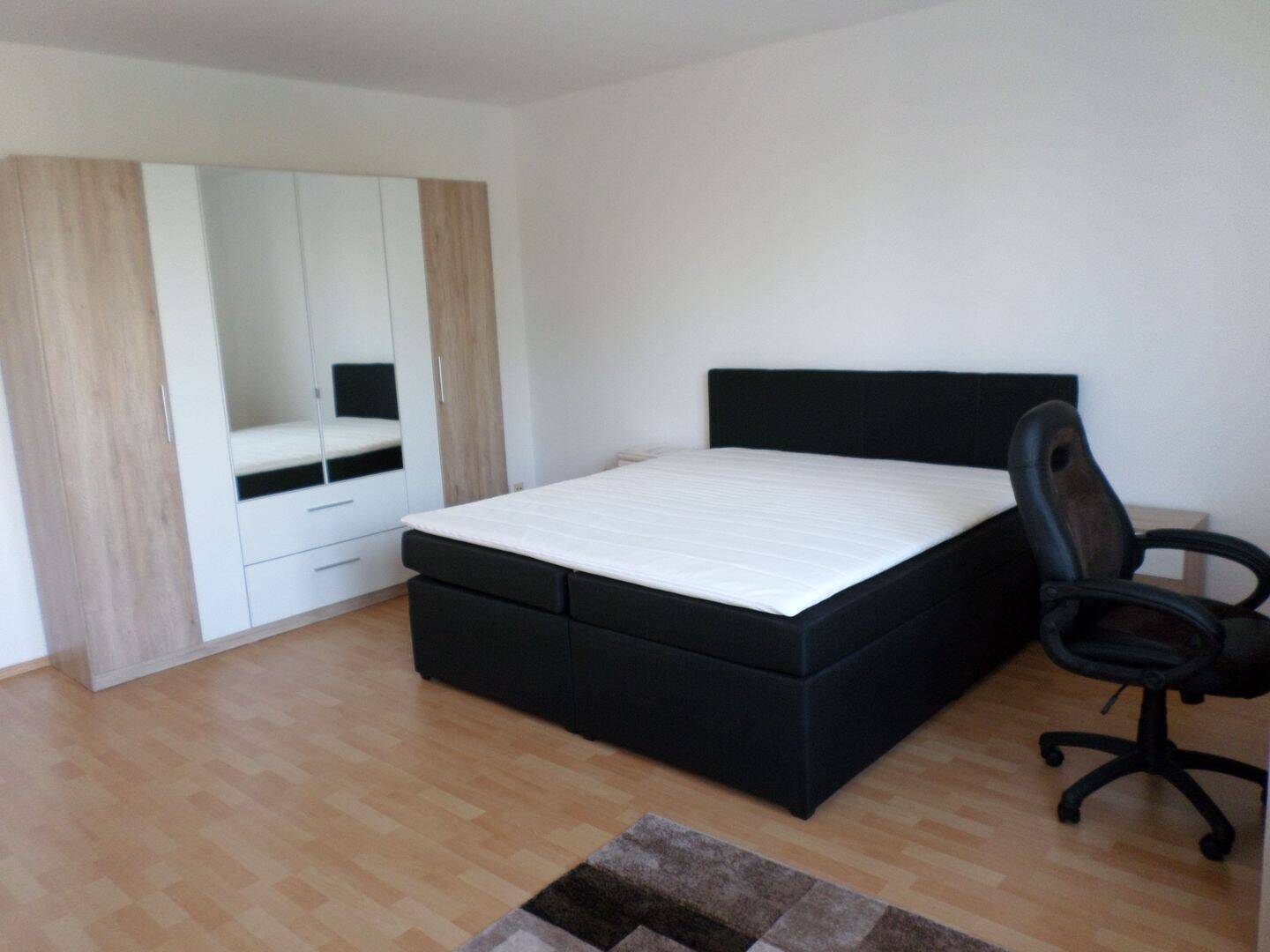 Sonnige, vollmöblierte 2-Zimmer-Wohnung (71 m²) in Berlin-Tegel - Photo 1