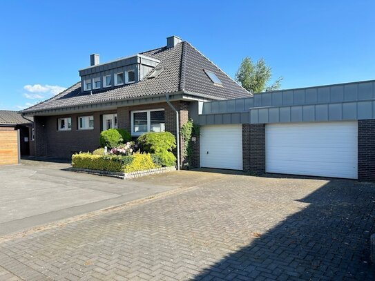 Viel Platz & Möglichkeiten: Großzügiges Ein-/Zweifamilienhaus mit tollem Blick in Erwitte-Berenbrock!