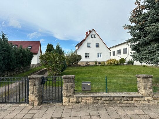 Einfamilienhaus mit viel Platz und großem Garten