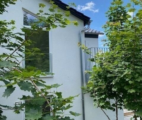 Einfamilienhaus Alt Lobeda mit Doppelgarage und Garten zu vermieten