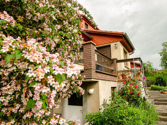 Zweifamilienhaus mit parkähnlichem Garten - ideal für Selbstversorger und Mehrgenarationenwohnen