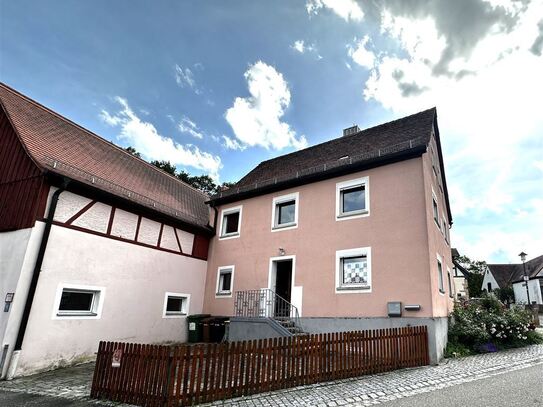 Charmantes Einfamilienhaus mit Scheune auf dem Land