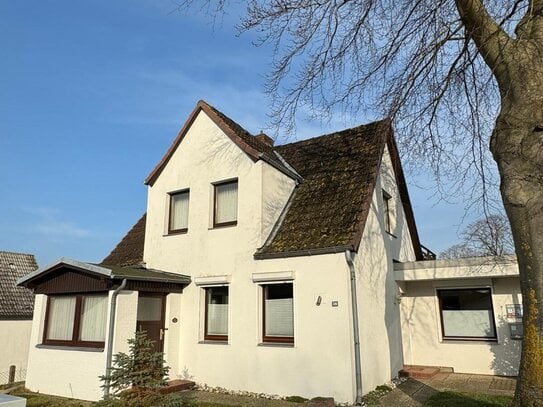 Einfamilienhaus mit Einliegerwohnung und Dachterrasse in Heiligenhafen zu verkaufen