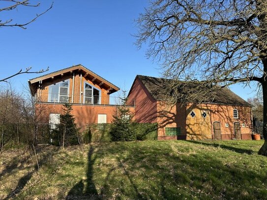 Gehöft mit historischer Scheune, individuellem Holzhaus & 20.113 m² Grundstück in idyllischer Lage mit vielen Nutzungsm…