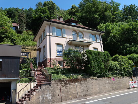 Freistehendes 3 Familienhaus mit separatem Apartment direkt am Neckar!