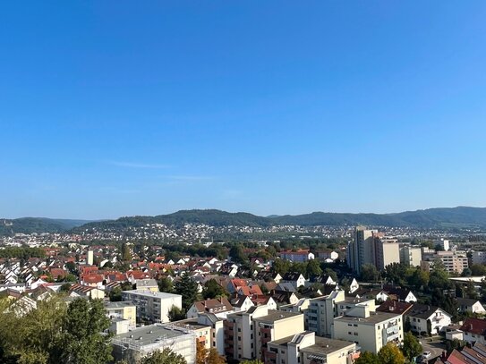 Renovierte Penthouse-Wohnung in Weinheim-West! Entspanntes Wohnen mit Weitblick