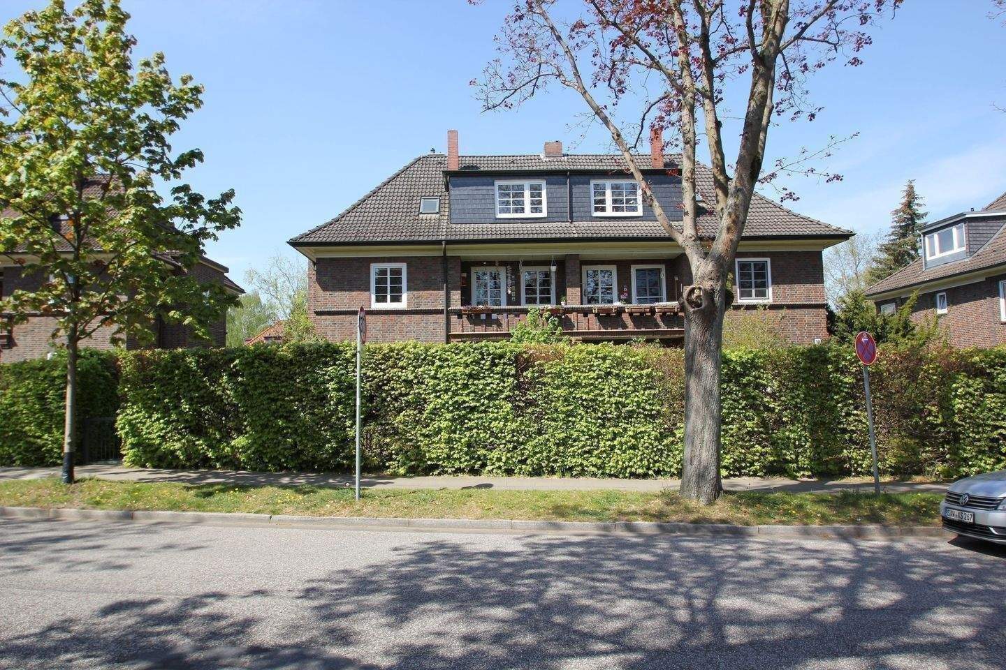 Helle Altbauwohnung, 3 Zimmer, mit Gartennutzung und großer Küche