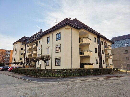 Hochwertig sanierte 1,5-Zimmer-Wohnung mit Balkon und Tiefgaragenstellplatz in Waldkirch