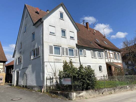 Sanierungsobjekt mit viel Platz, Scheune und Gartenhütte!