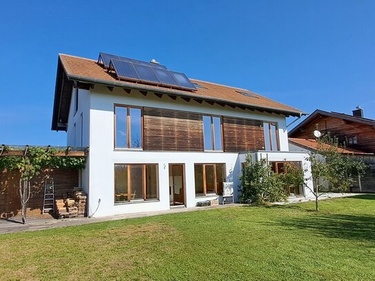 Baubiologisches Energiesparhaus mit Einliegerwohnung in ruhiger Wohnlage von Oberflossing!