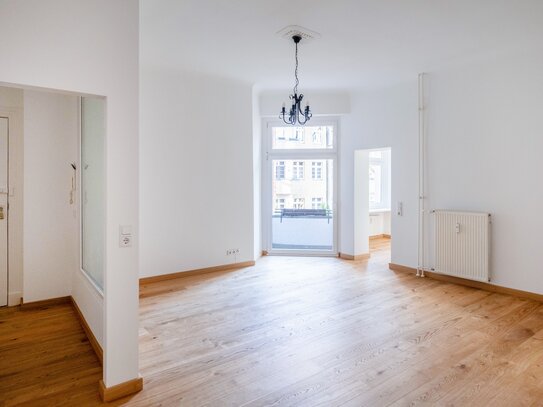 Einziehen und wohlfühlen: Renovierter 2-Zimmer-Altbau in Spandauer Kiezlage