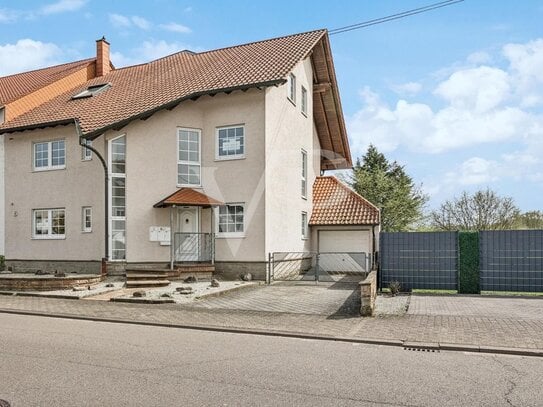 Nahe der City: Großzügiges Zweifamilienhaus mit einzigartiger Maisonette