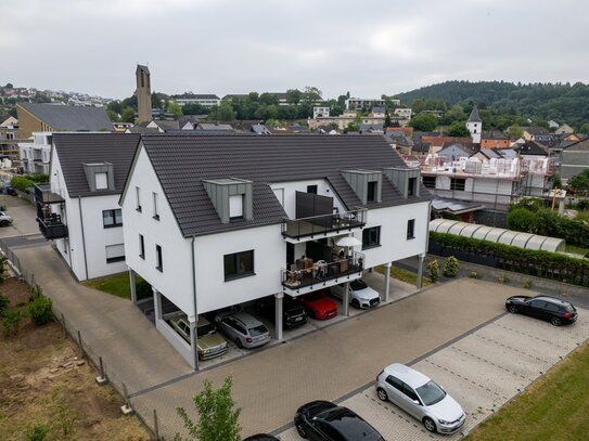 Schöne 3ZKB-Wohnung im 1.OG mit Balkon und 2 Stellplätzen in Irrel!Sofort frei!