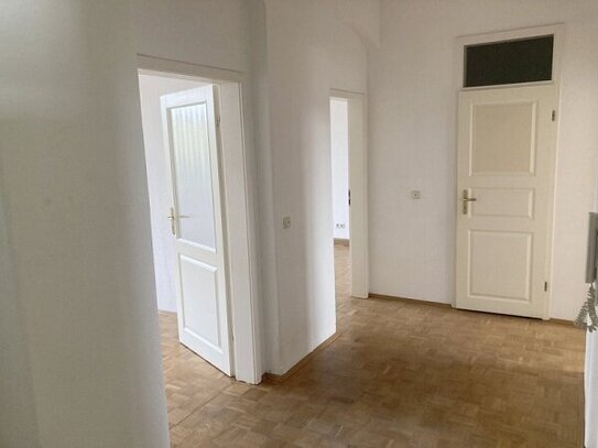 Attraktive 73,8 m² 3-Raum Wohnung mit Balkon (1.OG) in Radebeul