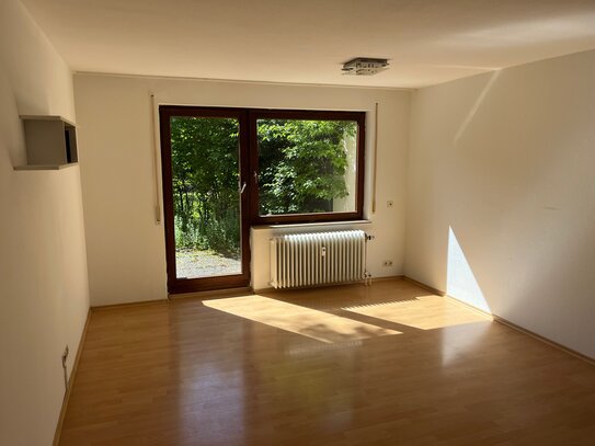 Weststadt, ruhige 1,5 Zi. Whg. m. Terrasse u. TG-Stellplatz