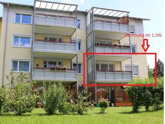 "Frisch renoviert: Moderne 2-Zimmer-Wohnung mit großem Balkon in gepflegtem Mehrfamilienhaus!"