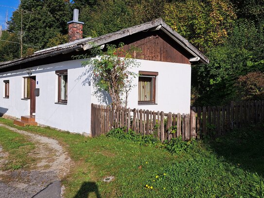 Sanierungsbedürftiges Einfamilienhaus in ruhiger Lage am Waldesrand