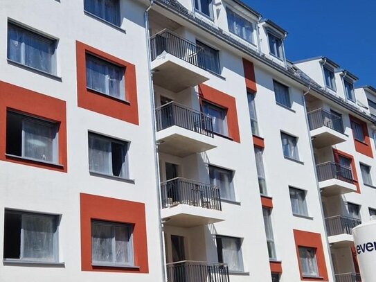 Erstbezug - Wohnung im 1. OG mit Balkon!