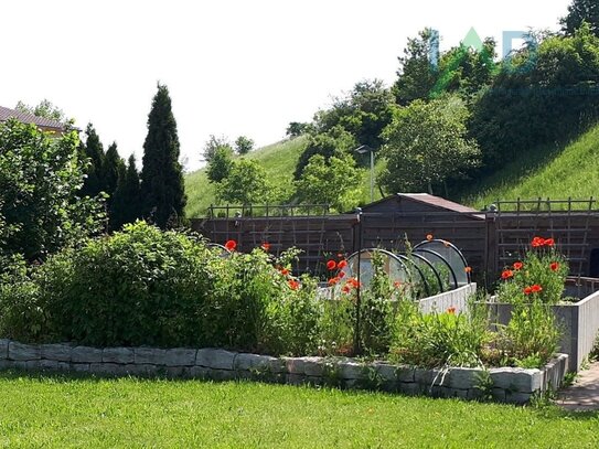 Neuwertig & Frisch Renoviert - Mehrfamilienhaus mit Traumgarten