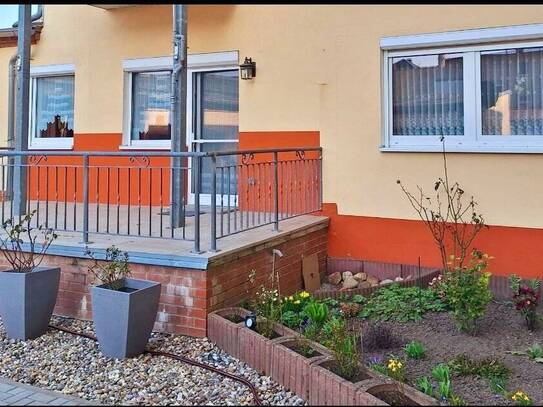 Gut geschnittene, helle Erdgeschoss-Wohnung mit Sonnenterrasse in Pritzwalk!