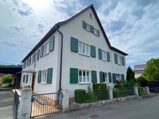 Schöne 2,5- Zimmer- Wohnung mit kleiner Loggia in Coburg- Neuses