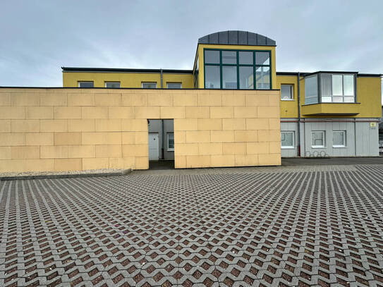 Gewerbefläche (472 m²) mit Büroräumen & 800 m² Lager/Außenfläche - Gewerbegebiet "Stollberger Tor"