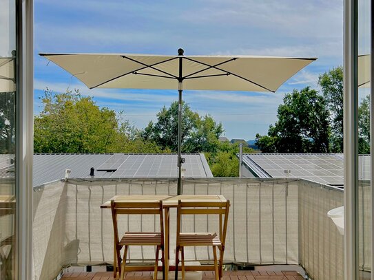 Helle, sonnige 2-Zi. Wohnung mit Einbauküche, Südbalkon und Fernblick