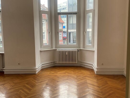 schöne 3-Zimmer Altbauwohnung in der Innenstadt im 1. OG