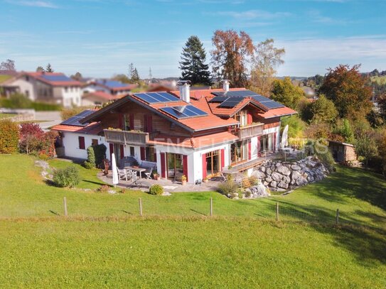 Zwei Einheiten, ein Zuhause - Exklusives Wohnen im Zweifamilienhaus in Lechbruck am See