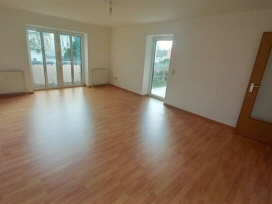 Hereinspaziert.....! Frisch renovierte Wohnung mit tollem Grundriss!