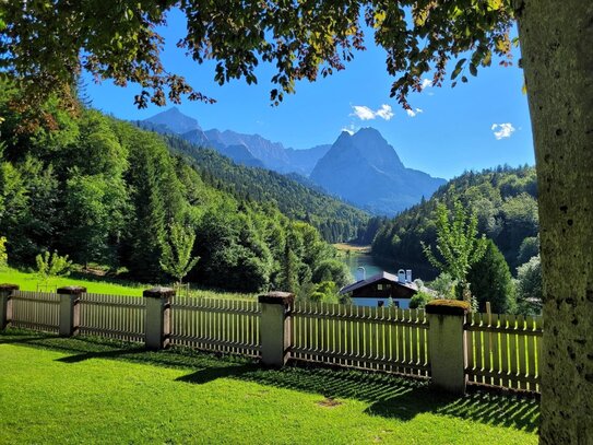 Terrassen-Wohnung in exklusiver Lage mit 1A Berg- und Seeblick (Riessersee)