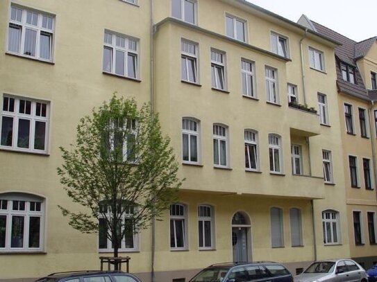 3 Zimmer-Wohnung - Stadtfeld, Balkon - idyllischer Garten mit alten Obstbäumen