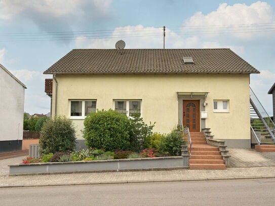 freistehendes 2-Familienhaus in Saarwellingen