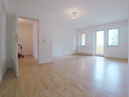 2-Zimmer-Wohnung mit Laminat, Bad mit Wanne, Balkon....!